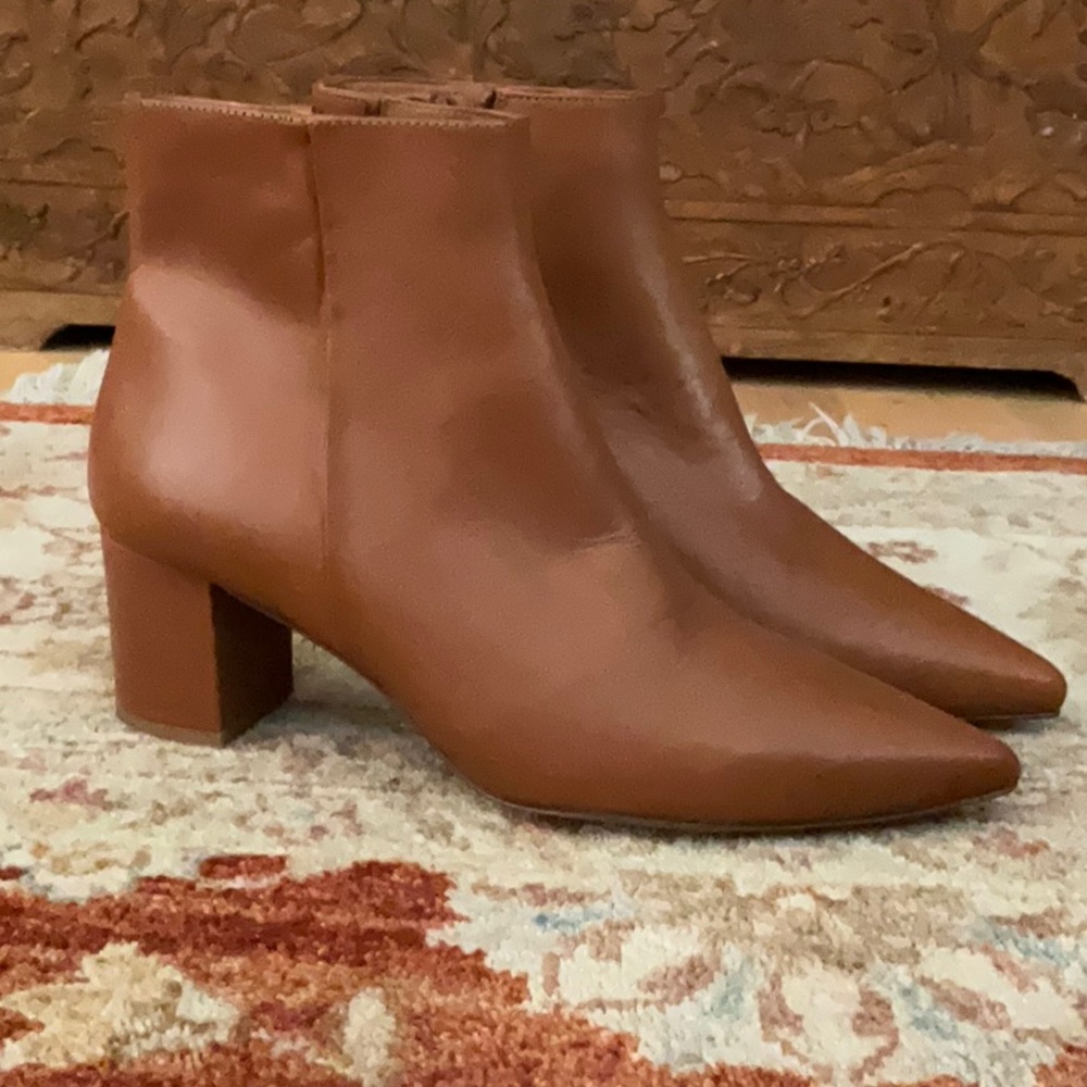 L’AGENCE cognac leather bootie SZ 41